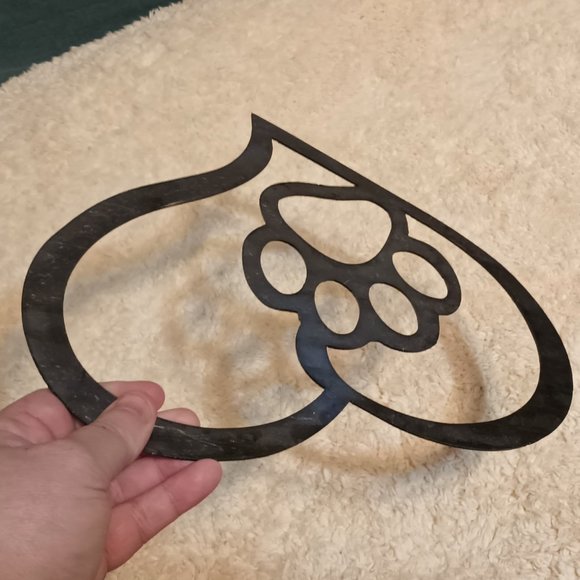 COPY - EUC ~ Metal Heart with Paw Wall Art   Measures: 10" (W) x 8" (H) - Picture 3 of 5